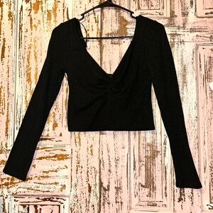 Forever 21 Elegant Black V-Neck Crop Top